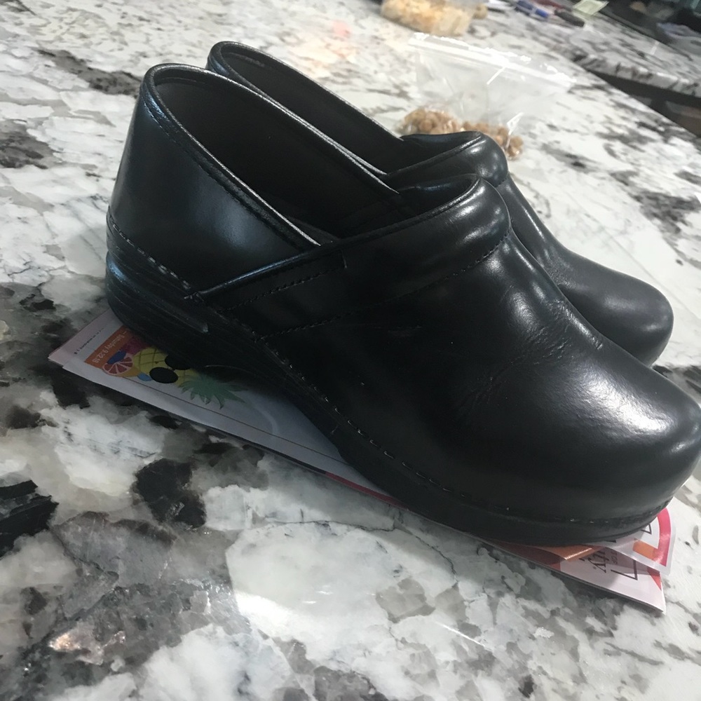Dansko slip resistant clogs